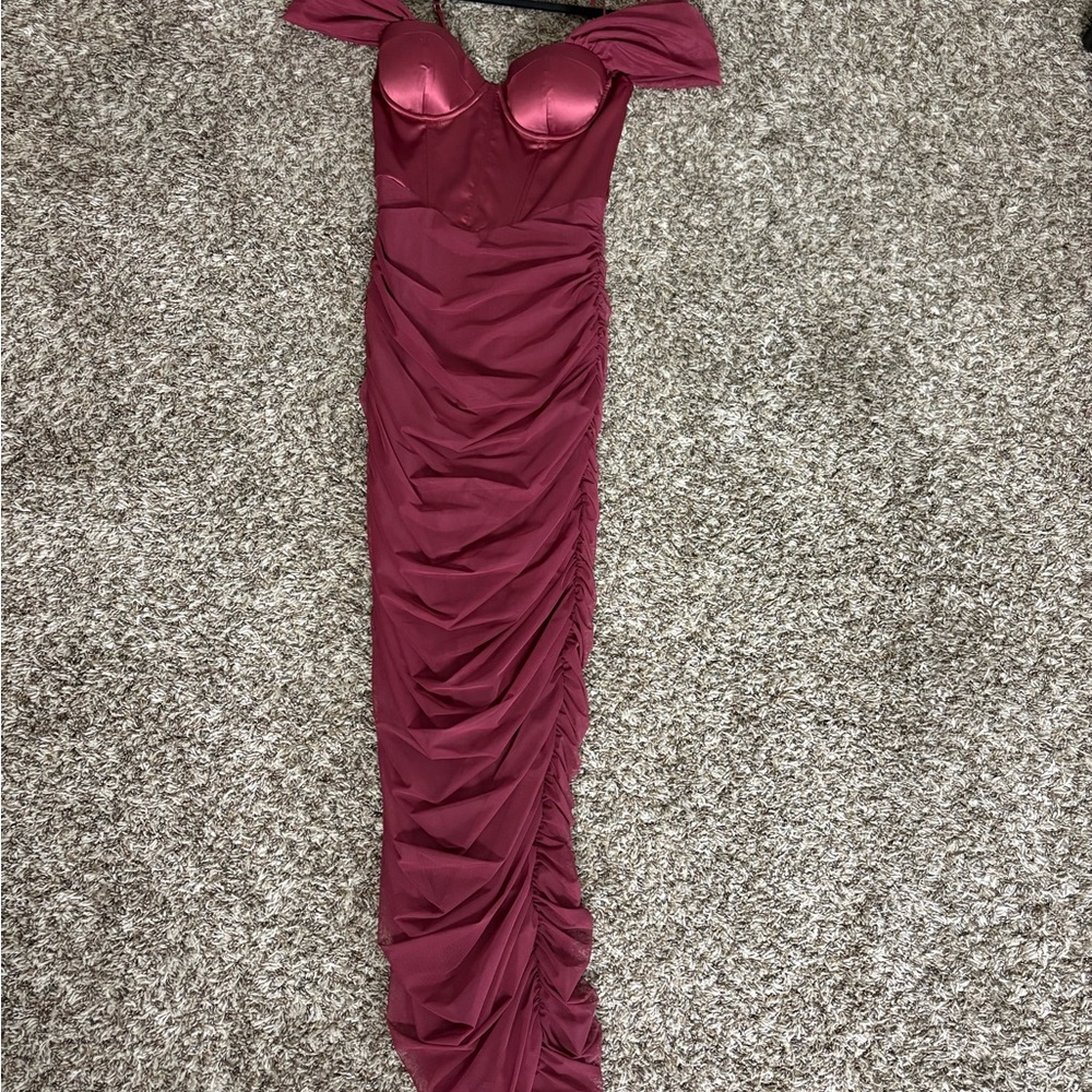 Slim Fit Burgundy Evening Gown